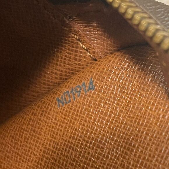 Louis Vuitton Saint Germain 24 monogram - Picture 8 of 17